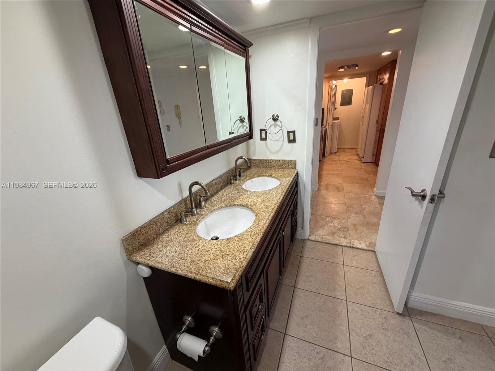 240 Lakeview Dr # 308