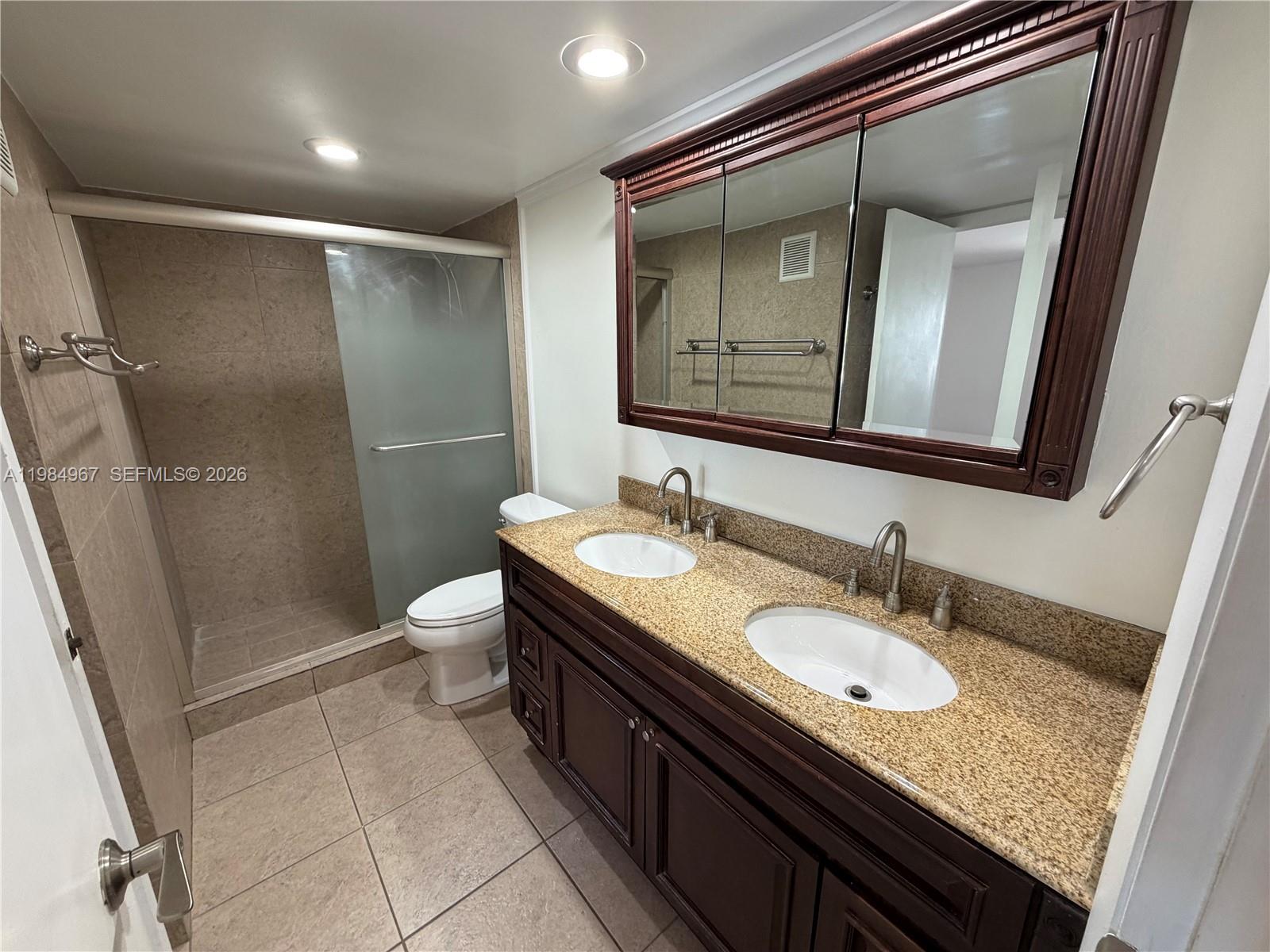 240 Lakeview Dr # 308