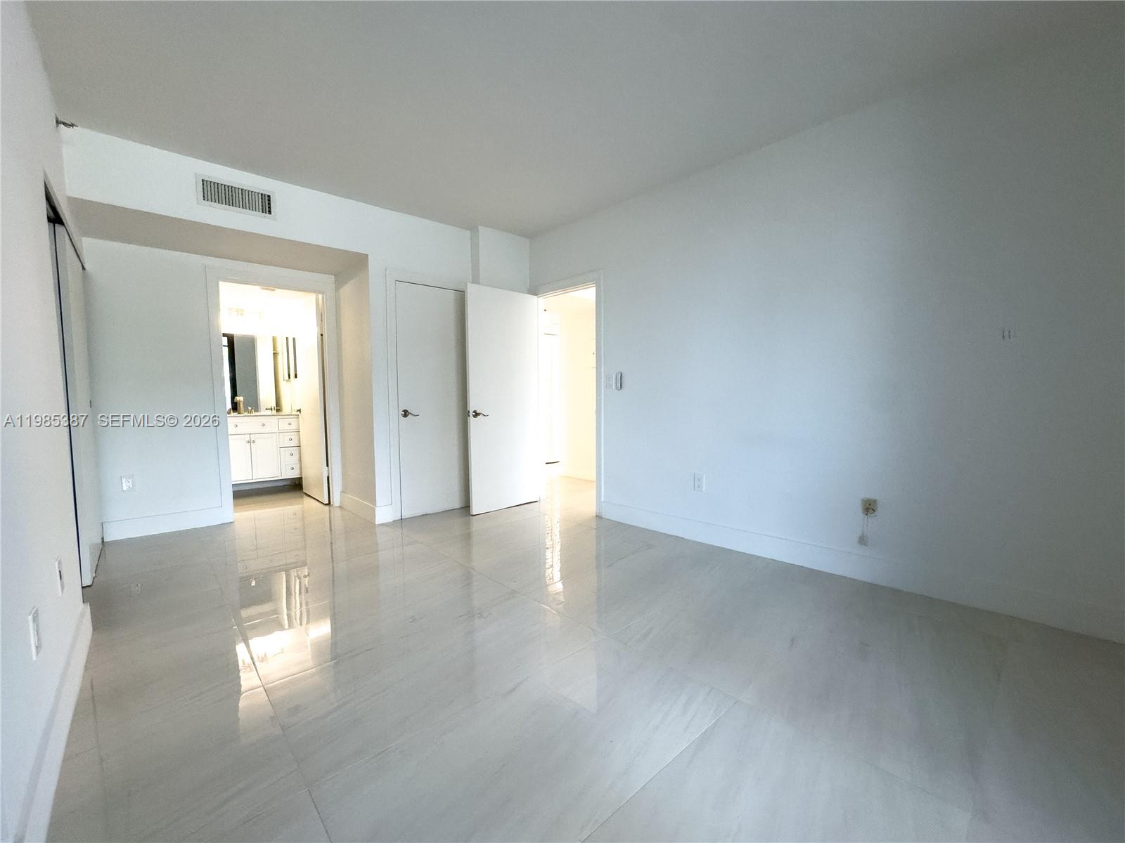 540 Brickell Key Dr # 416