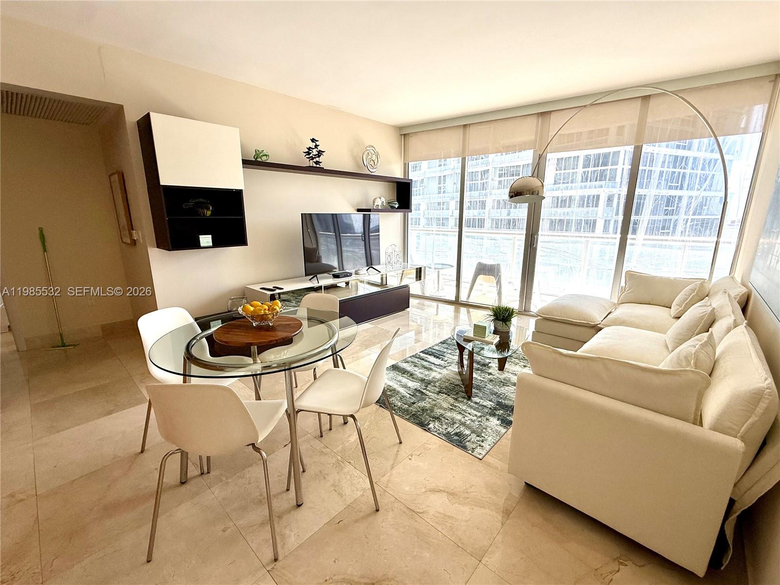 475 Brickell Ave # 3913