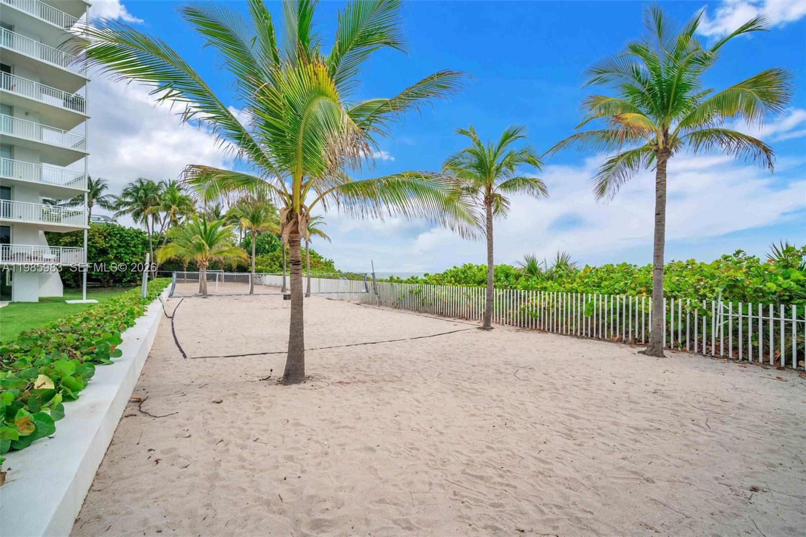 611 Ocean Dr # 3E