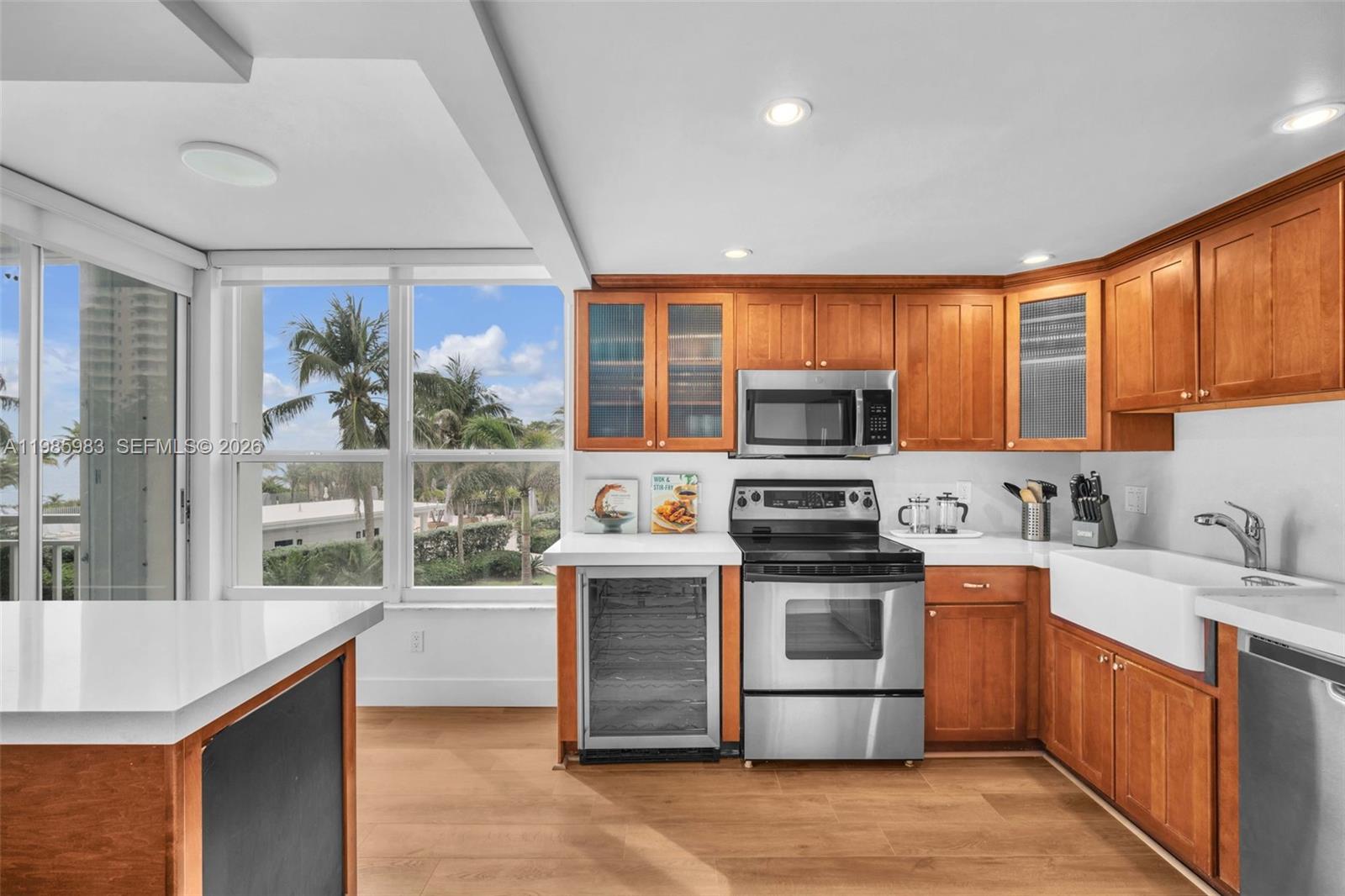611 Ocean Dr # 3E