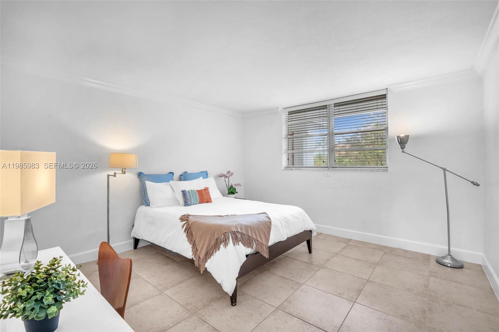 611 Ocean Dr # 3E