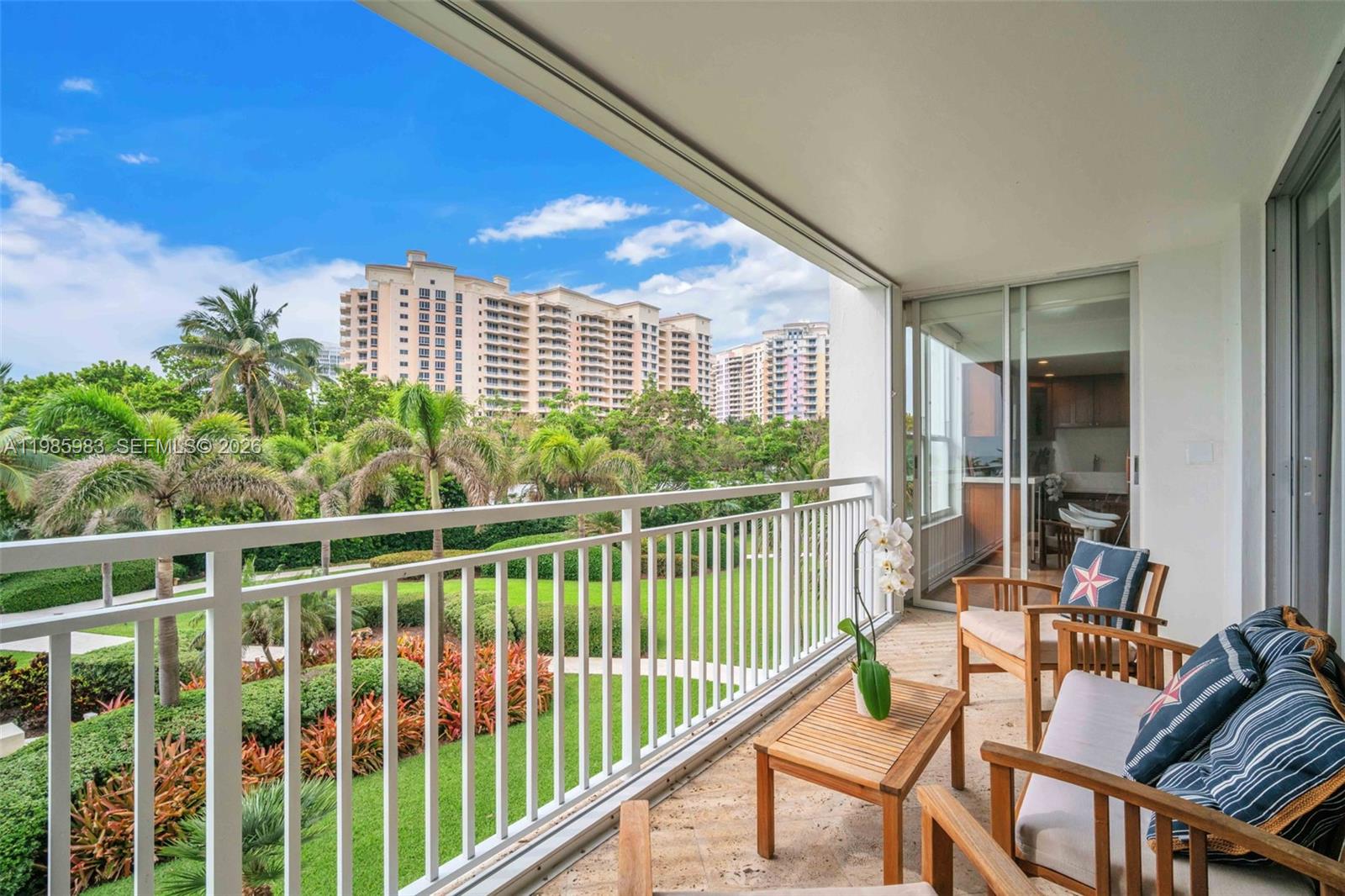 611 Ocean Dr # 3E