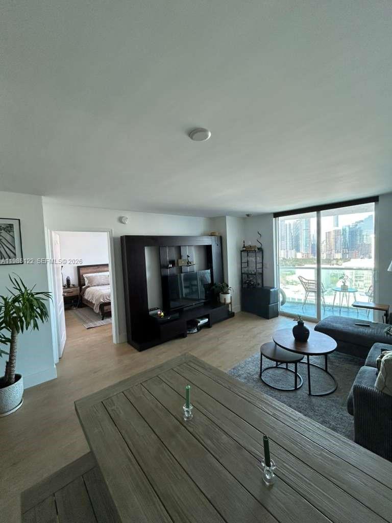 2101 Brickell Ave # 2102