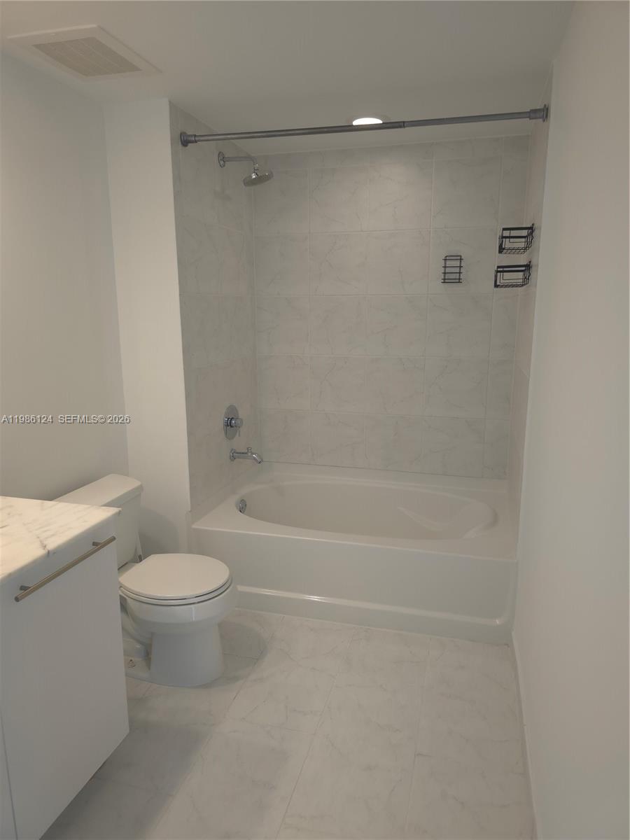 950 Brickell Bay Dr # 1508