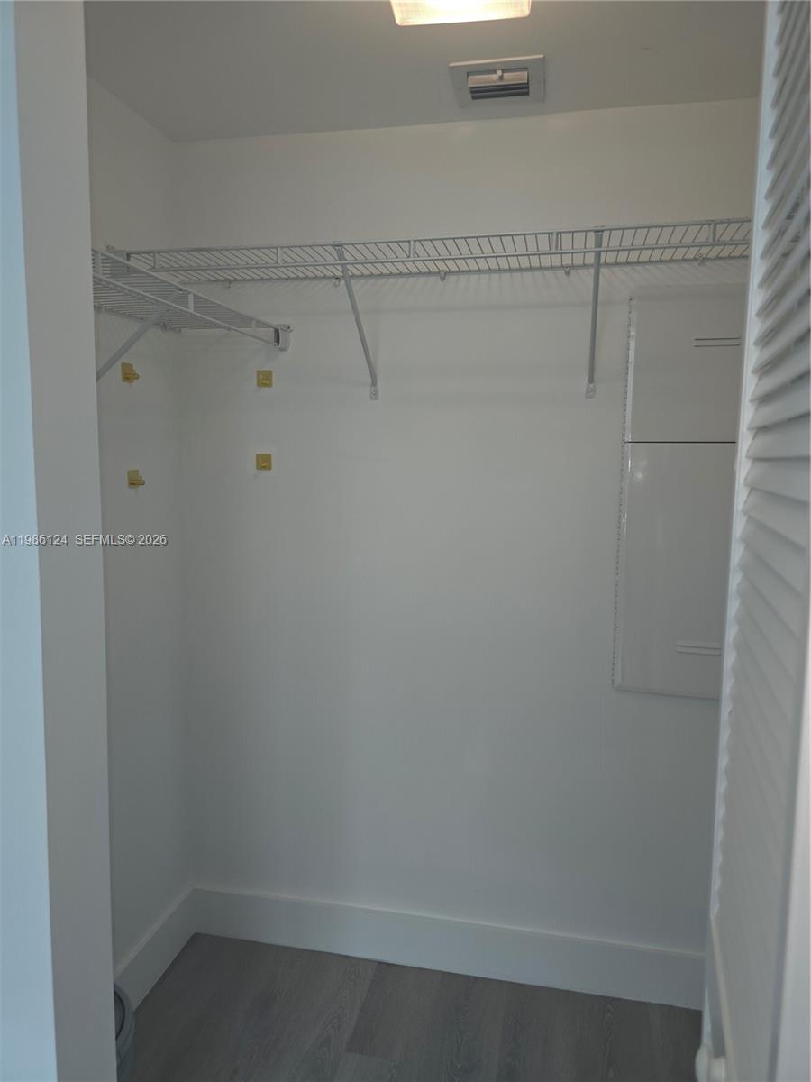 950 Brickell Bay Dr # 1508