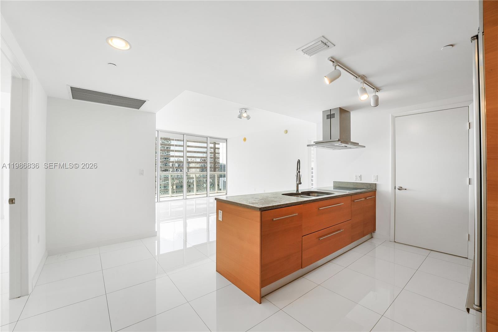 495 Brickell Ave # 3311