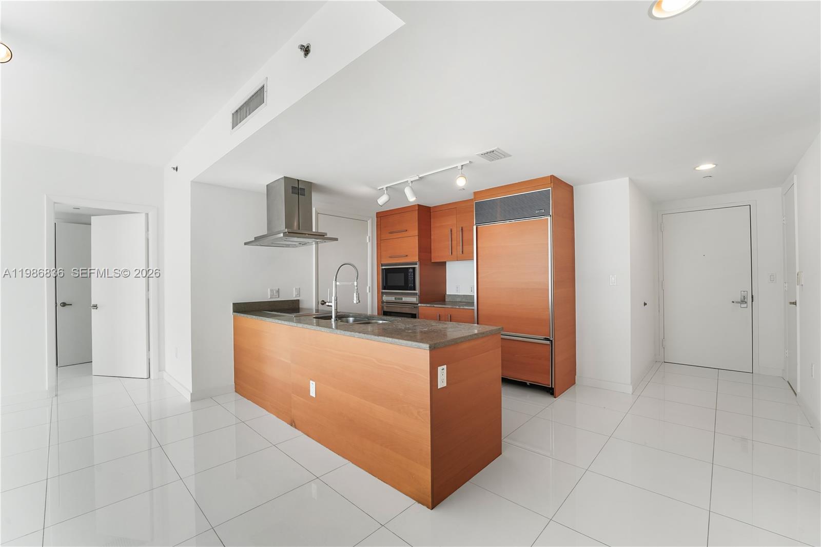 495 Brickell Ave # 3311