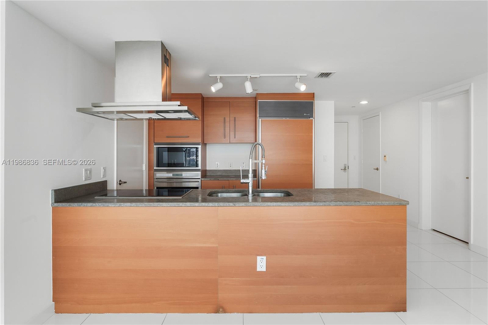 495 Brickell Ave # 3311
