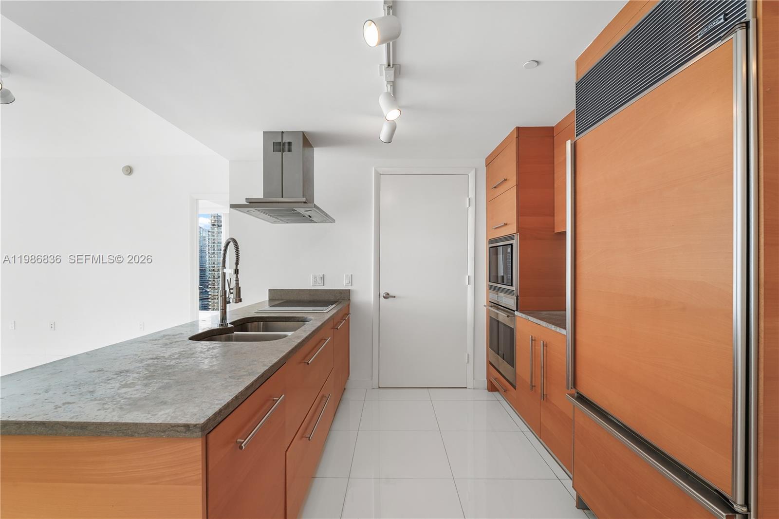 495 Brickell Ave # 3311