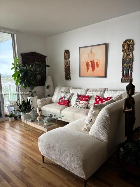 5077 NW 7th St # 917