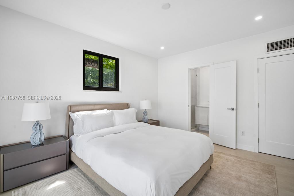 5661 Pine Tree Dr # 0