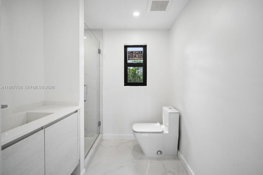 5661 Pine Tree Dr # 0