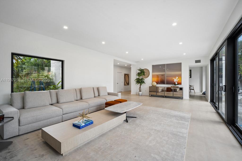 5661 Pine Tree Dr # 0