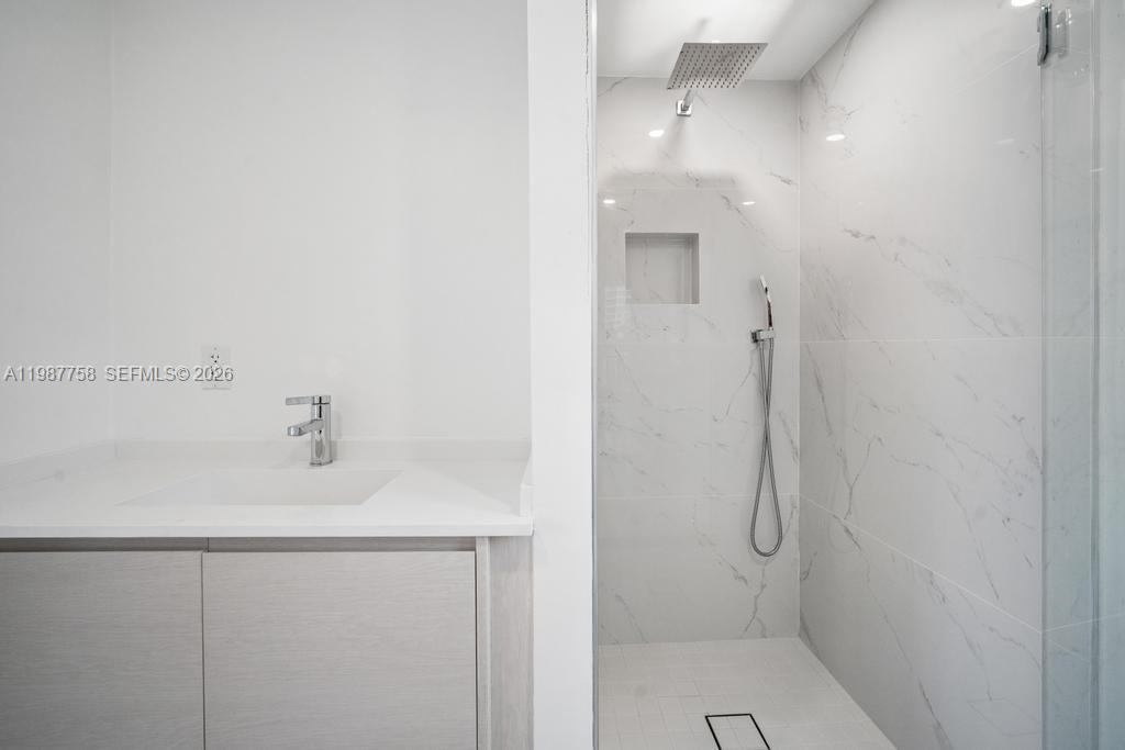 5661 Pine Tree Dr # 0