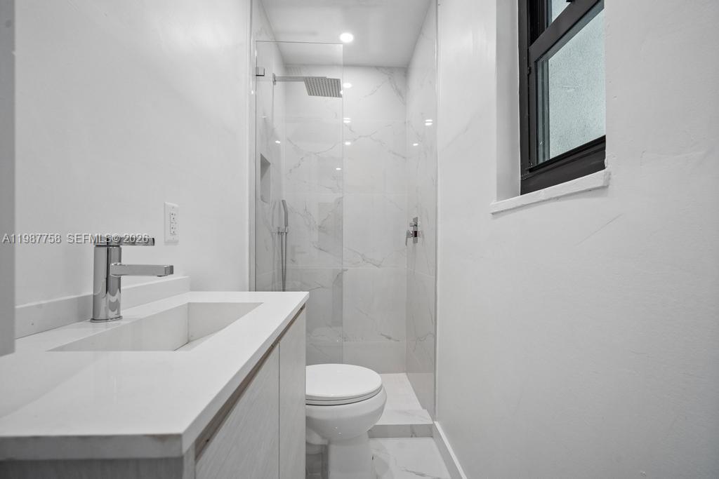 5661 Pine Tree Dr # 0