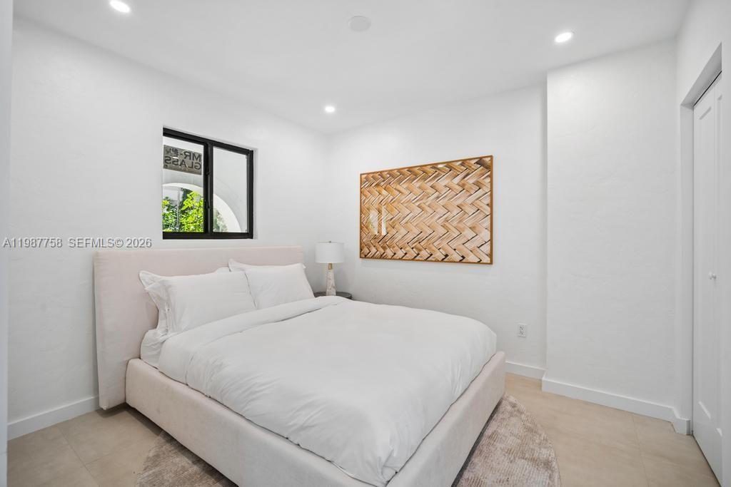 5661 Pine Tree Dr # 0