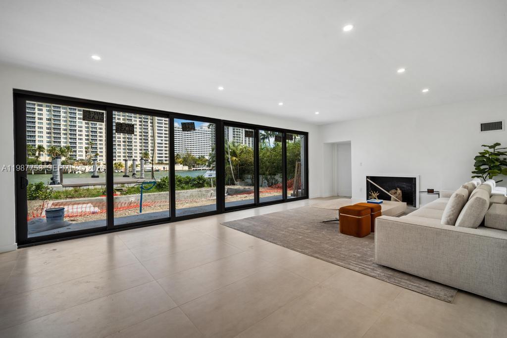 5661 Pine Tree Dr # 0