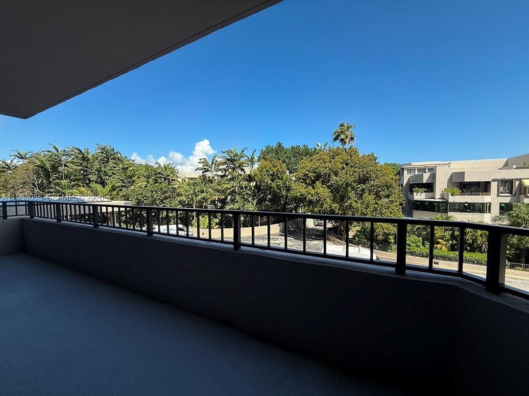 151 Crandon Blvd # 320
