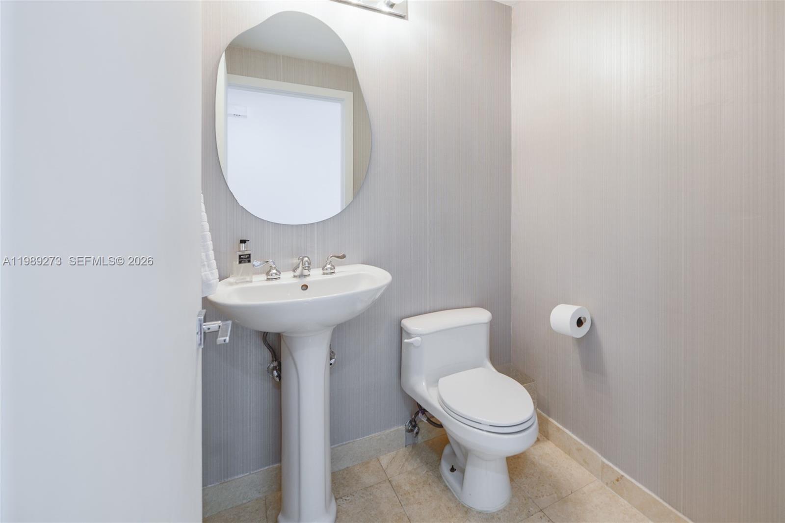 21050 Point Pl # 702