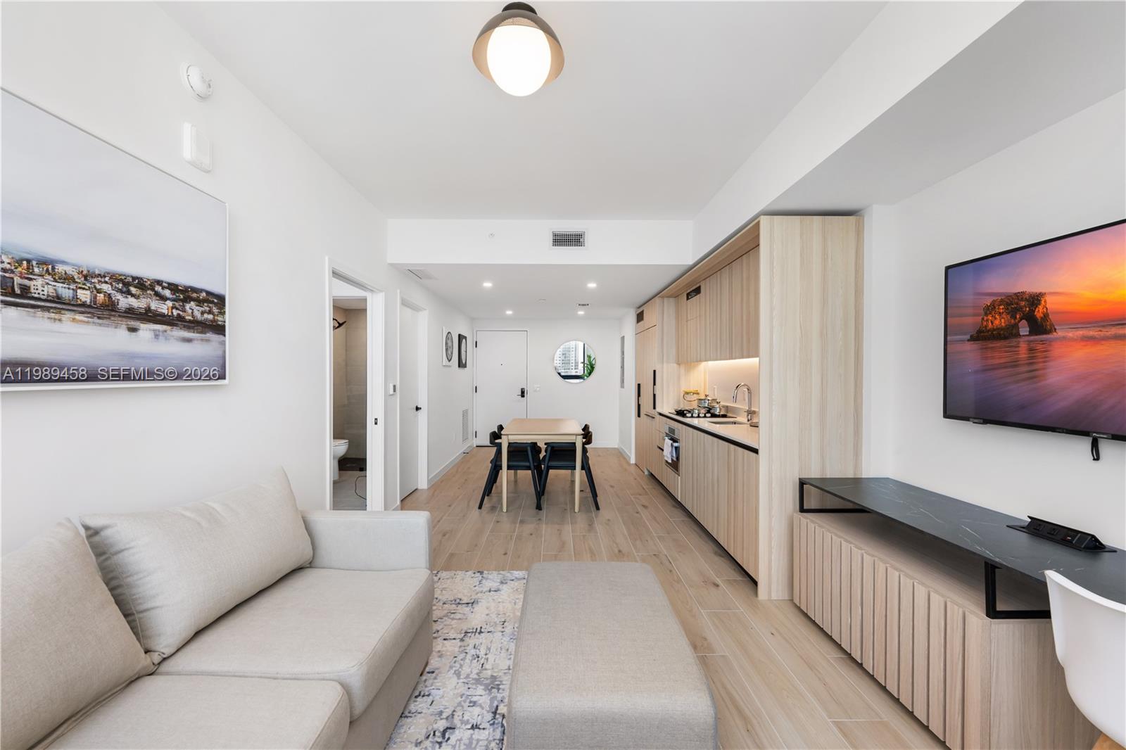 225 N Miami Ave. Unit: 3107