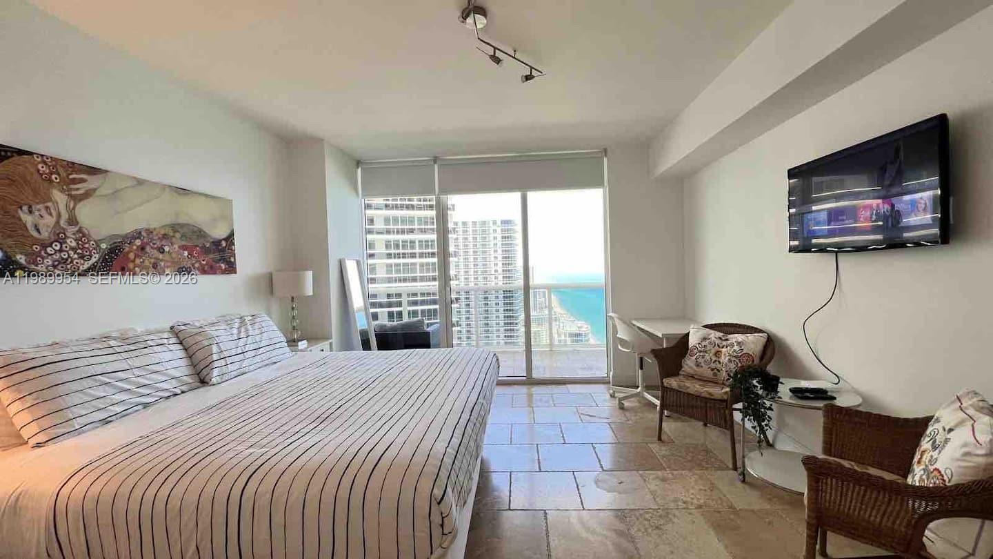 1830 S Ocean Dr # 4010