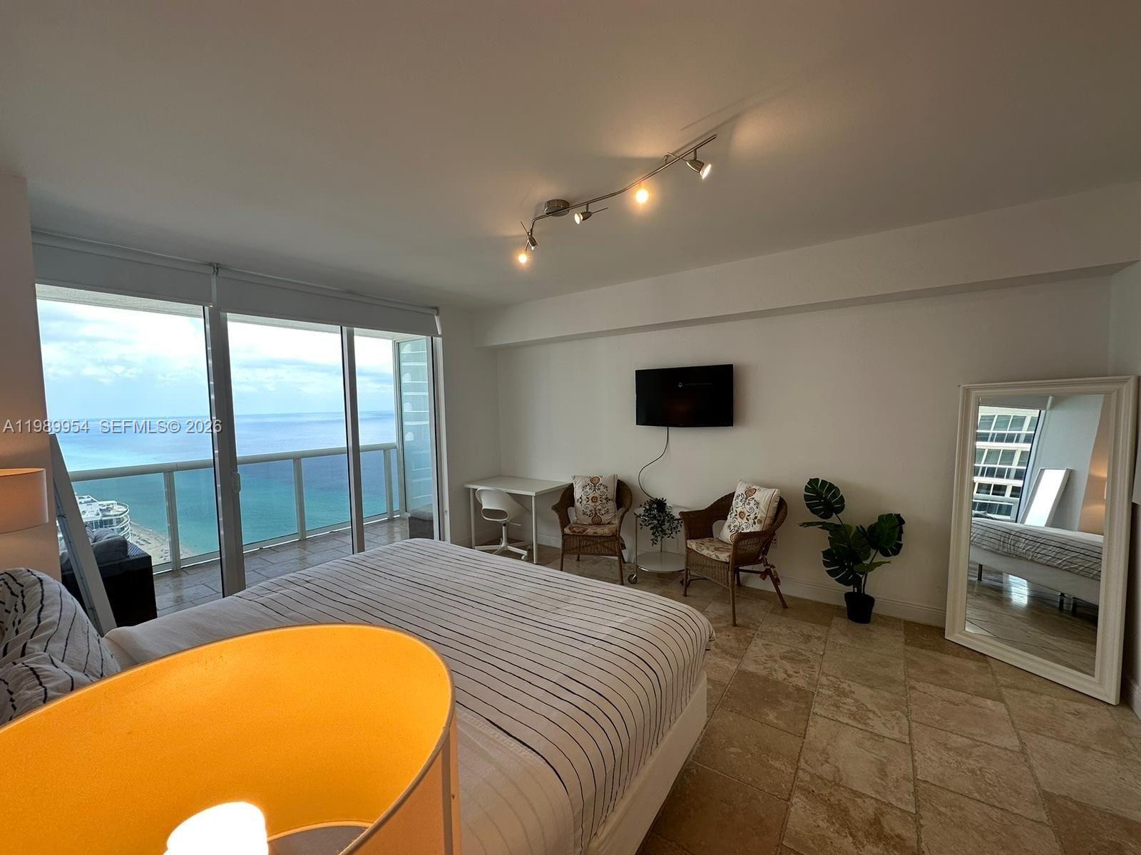 1830 S Ocean Dr # 4010