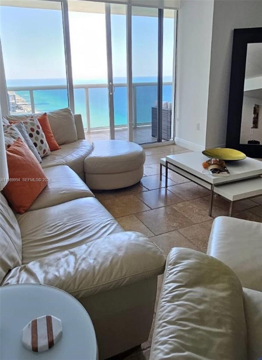 1830 S Ocean Dr # 4010