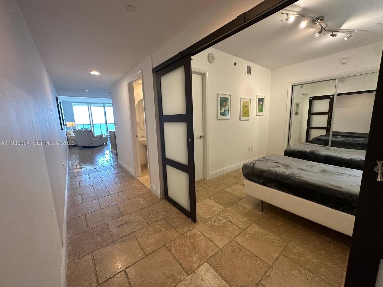1830 S Ocean Dr # 4010
