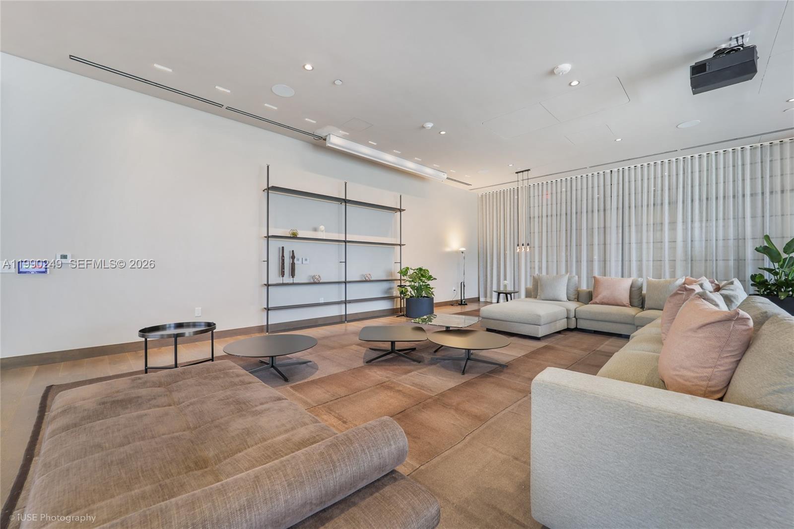 159 NE 6th St # 2607