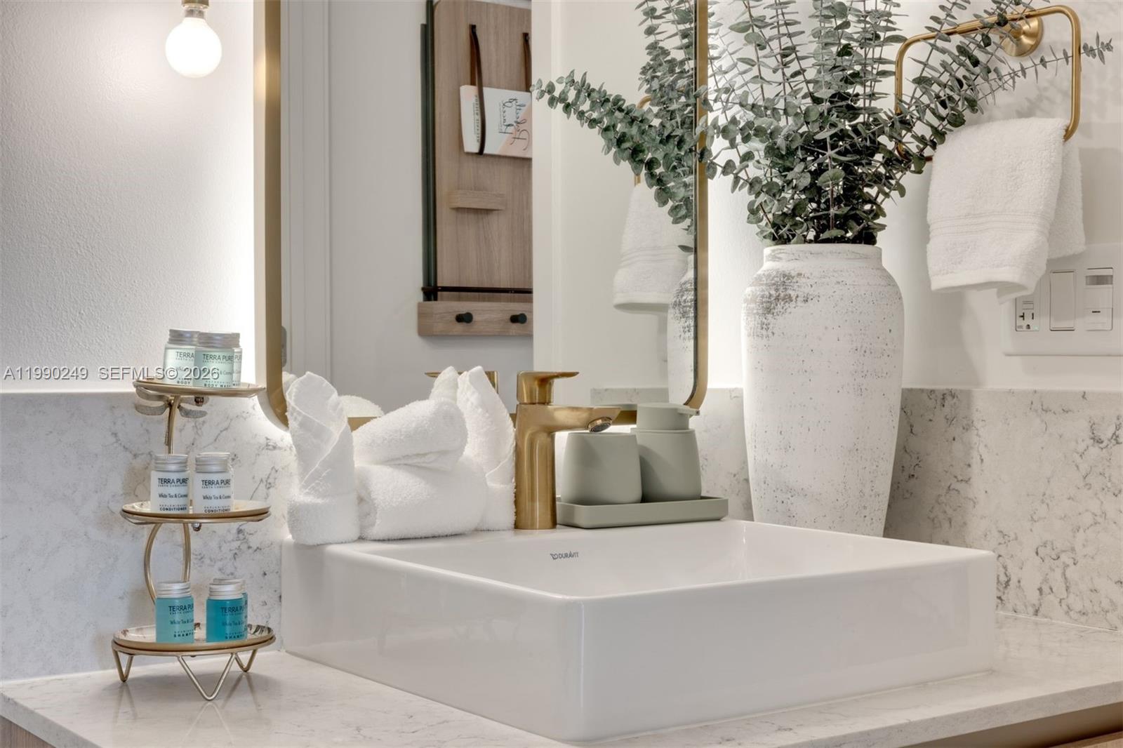 159 NE 6th St # 2607