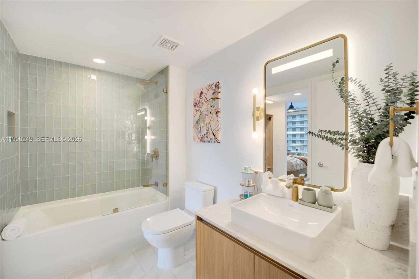 159 NE 6th St # 2607