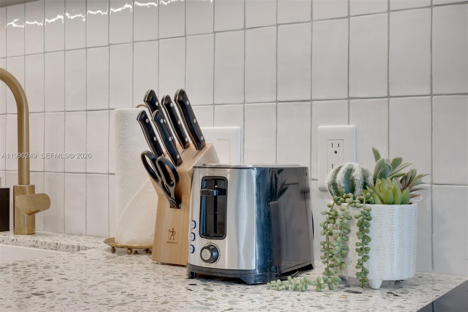 159 NE 6th St # 2607