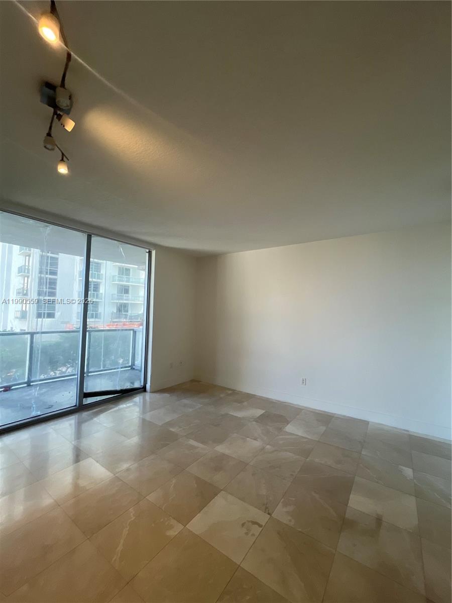 1050 BRICKELL AV # 1406