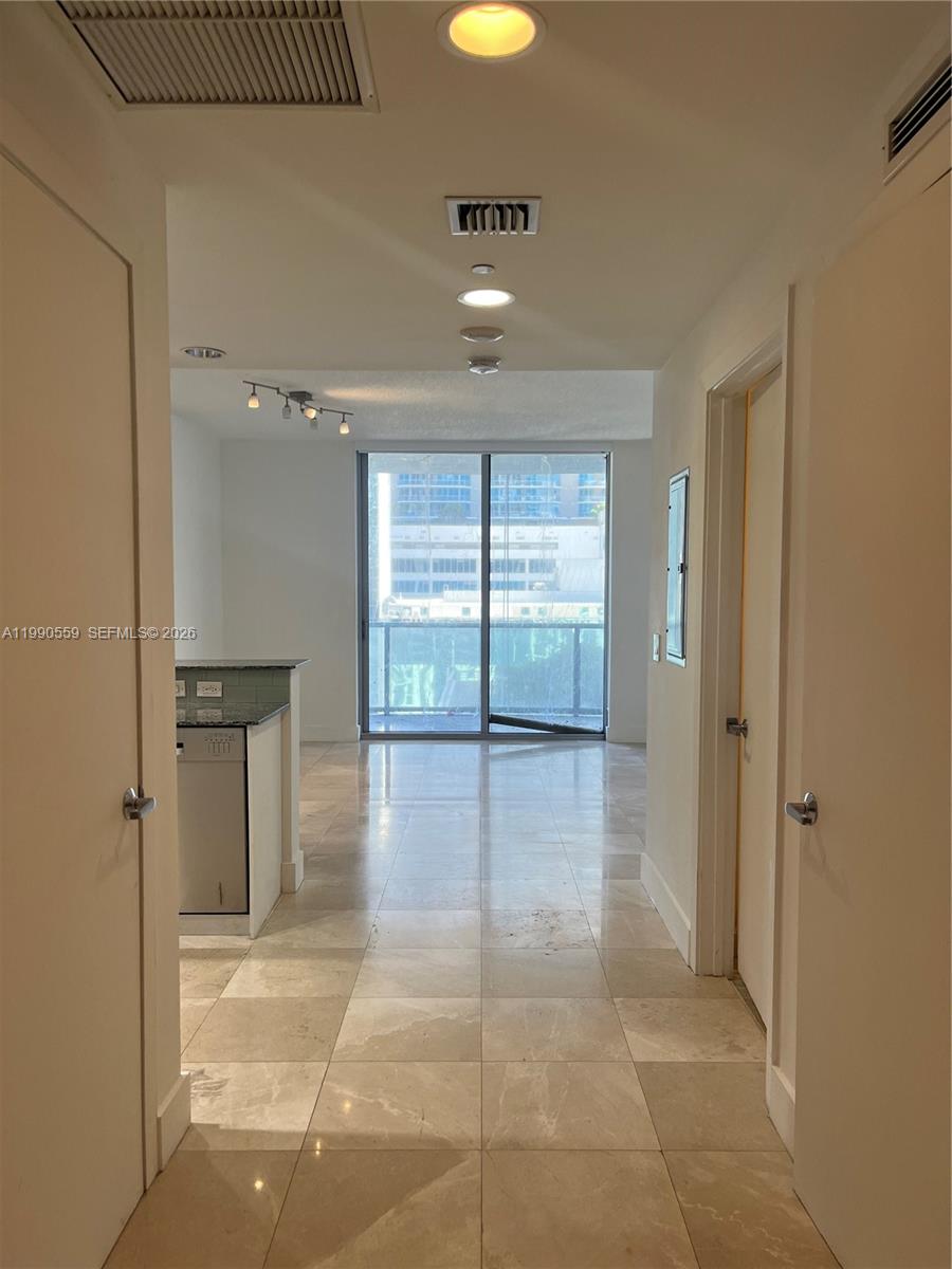 1050 BRICKELL AV # 1406