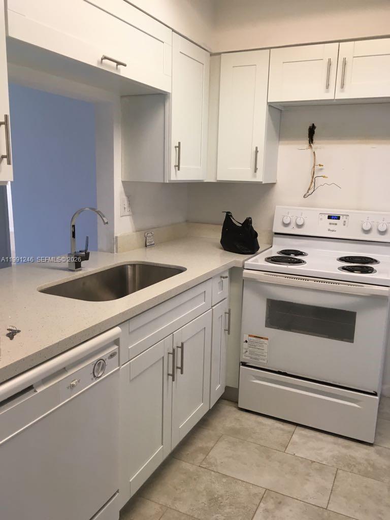 719 Gardens Dr # 106