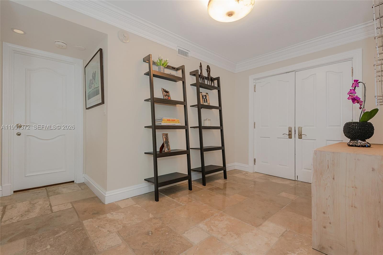 600 Grapetree Dr Unit: 9GN