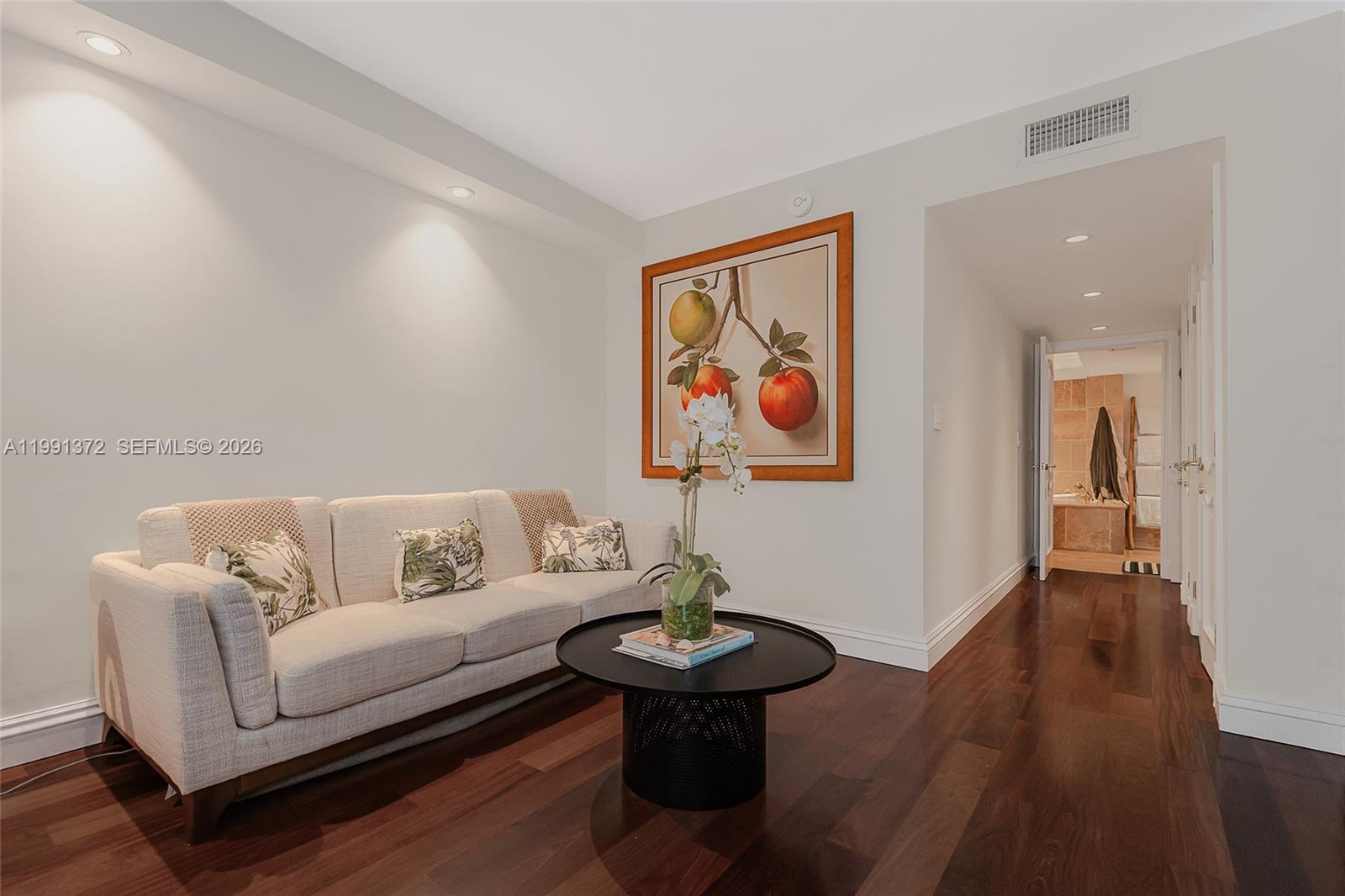 600 Grapetree Dr Unit: 9GN