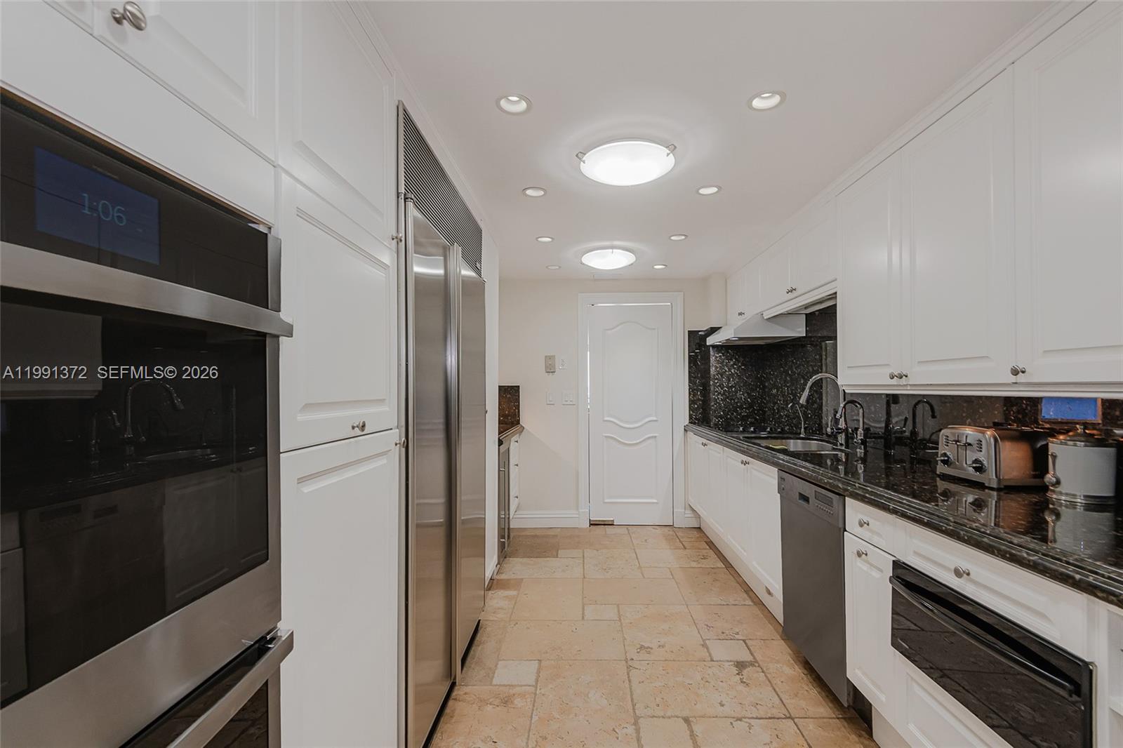 600 Grapetree Dr Unit: 9GN