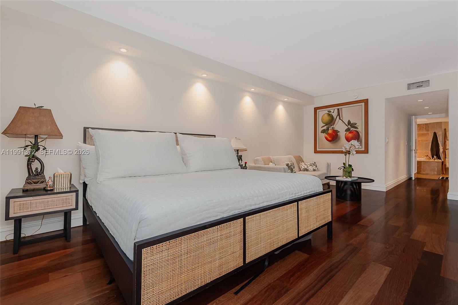 600 Grapetree Dr Unit: 9GN