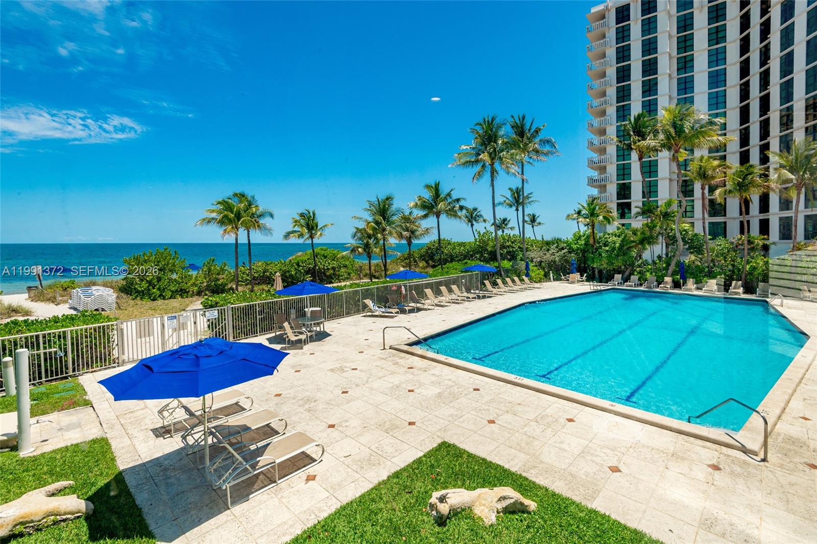 600 Grapetree Dr Unit: 9GN