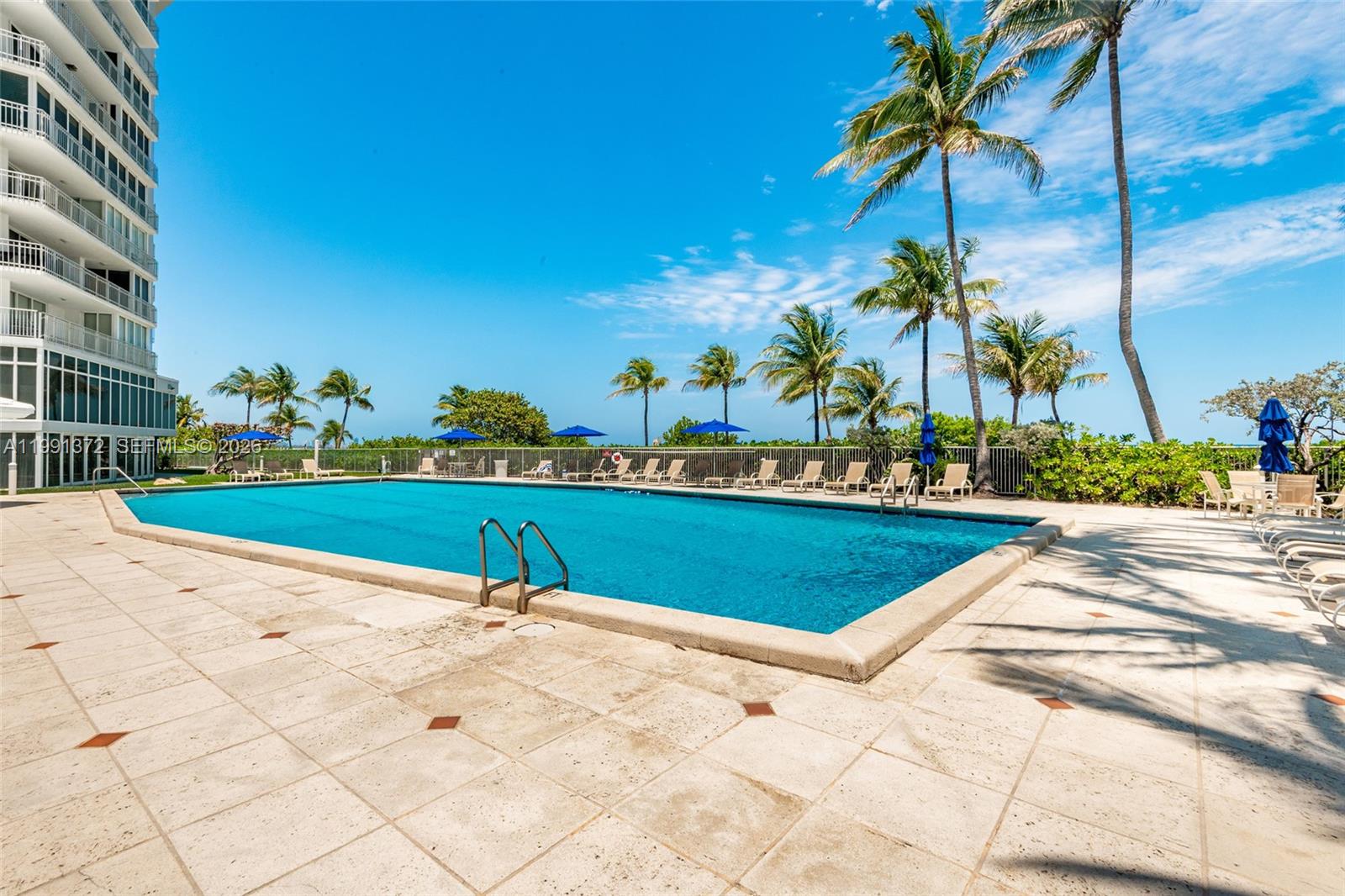 600 Grapetree Dr Unit: 9GN