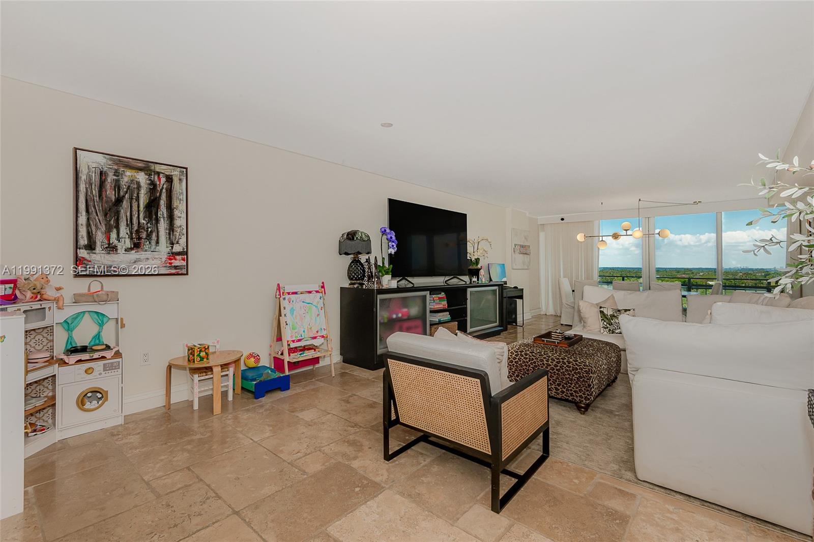 600 Grapetree Dr Unit: 9GN