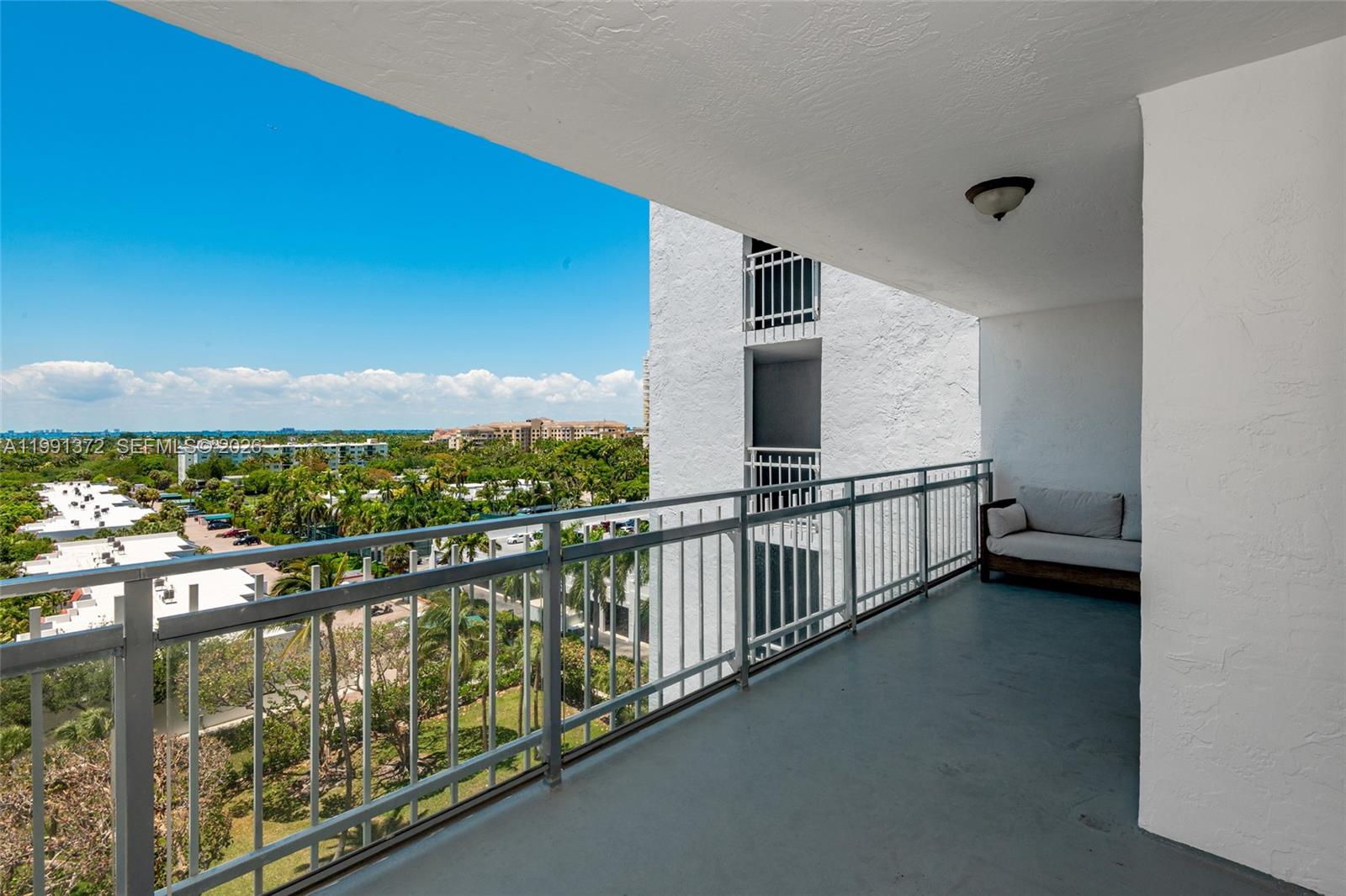 600 Grapetree Dr Unit: 9GN