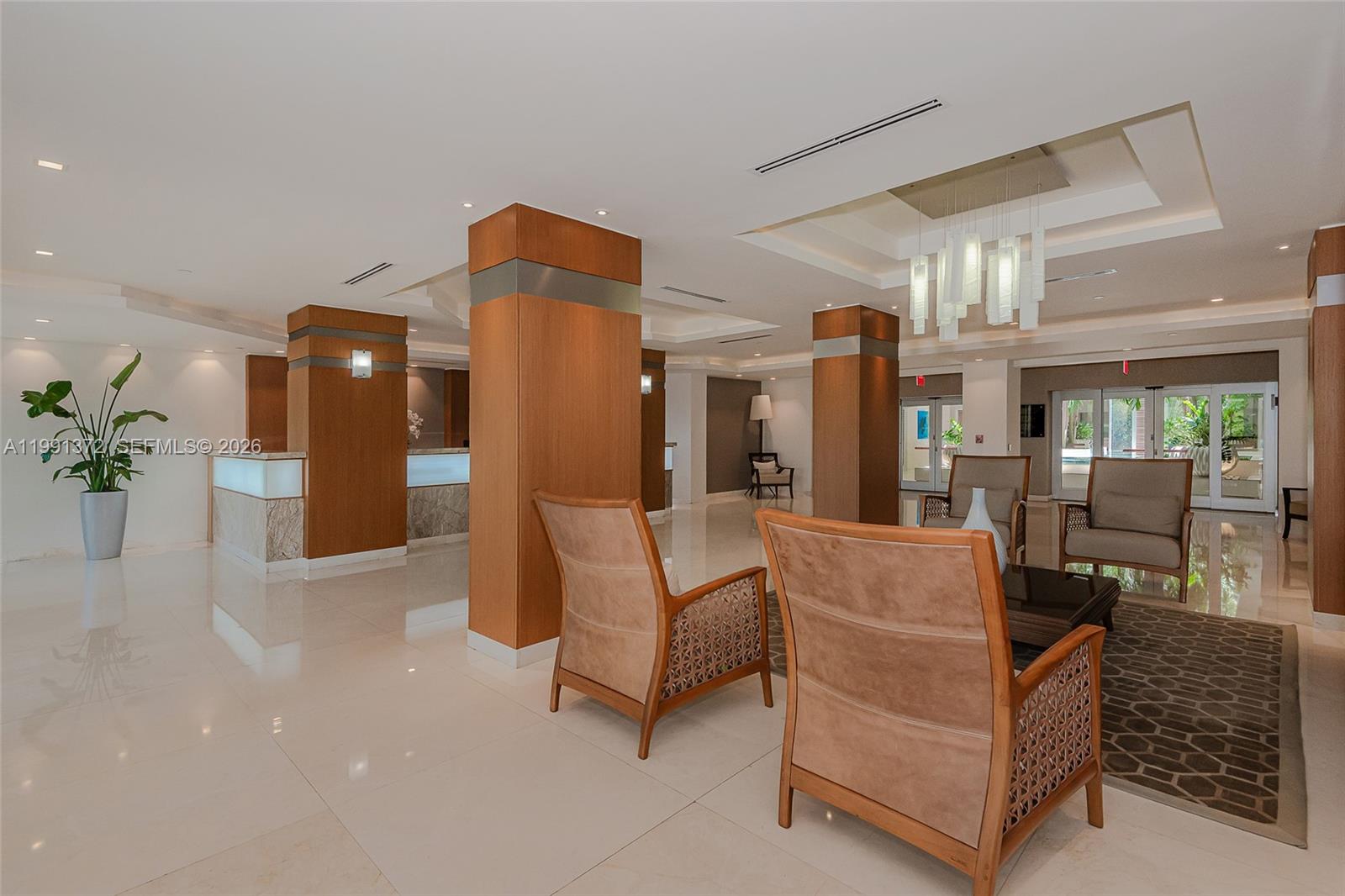 600 Grapetree Dr Unit: 9GN