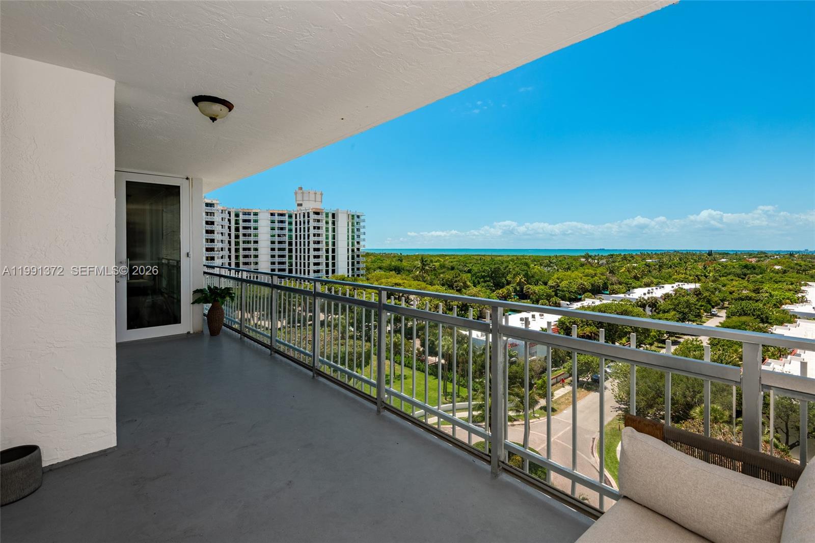 600 Grapetree Dr Unit: 9GN