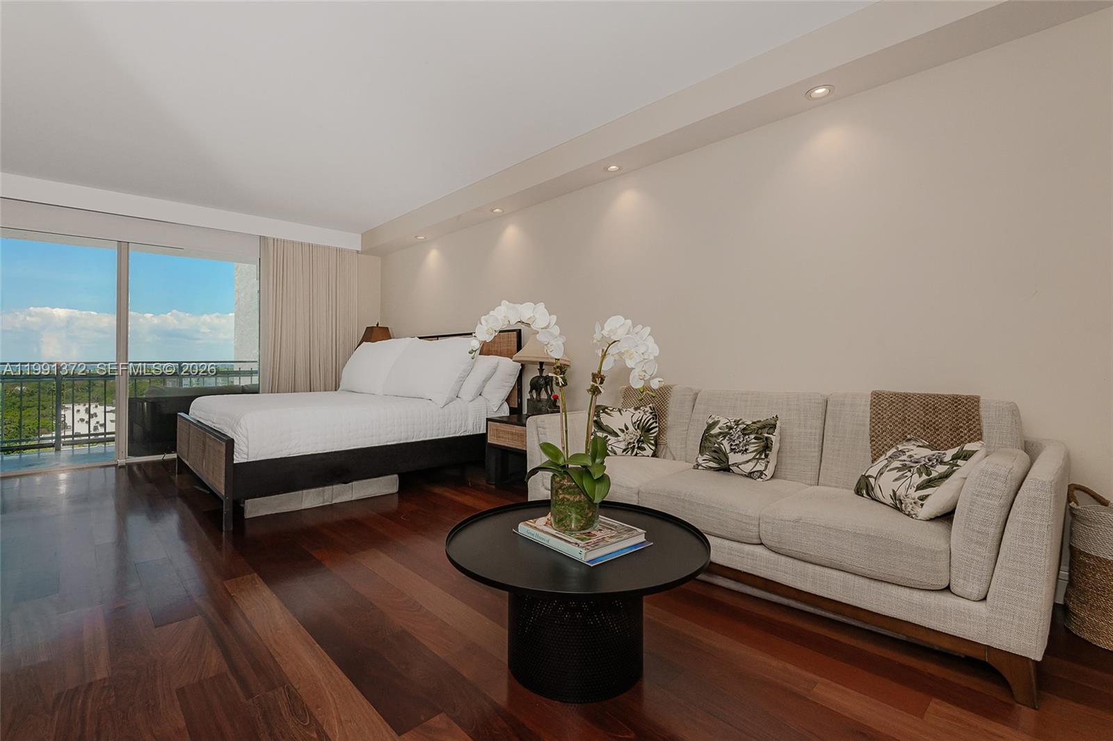 600 Grapetree Dr Unit: 9GN