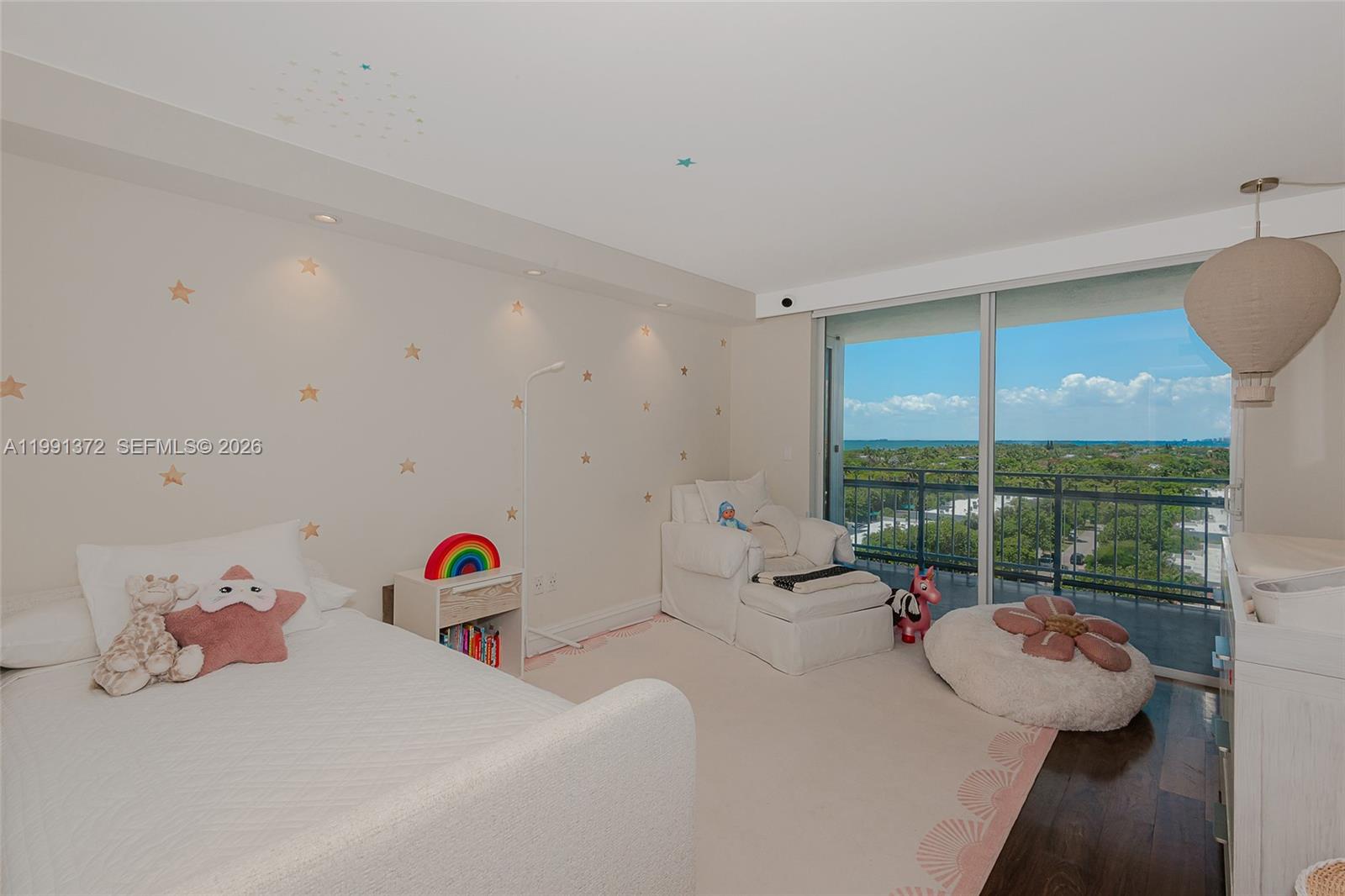 600 Grapetree Dr Unit: 9GN