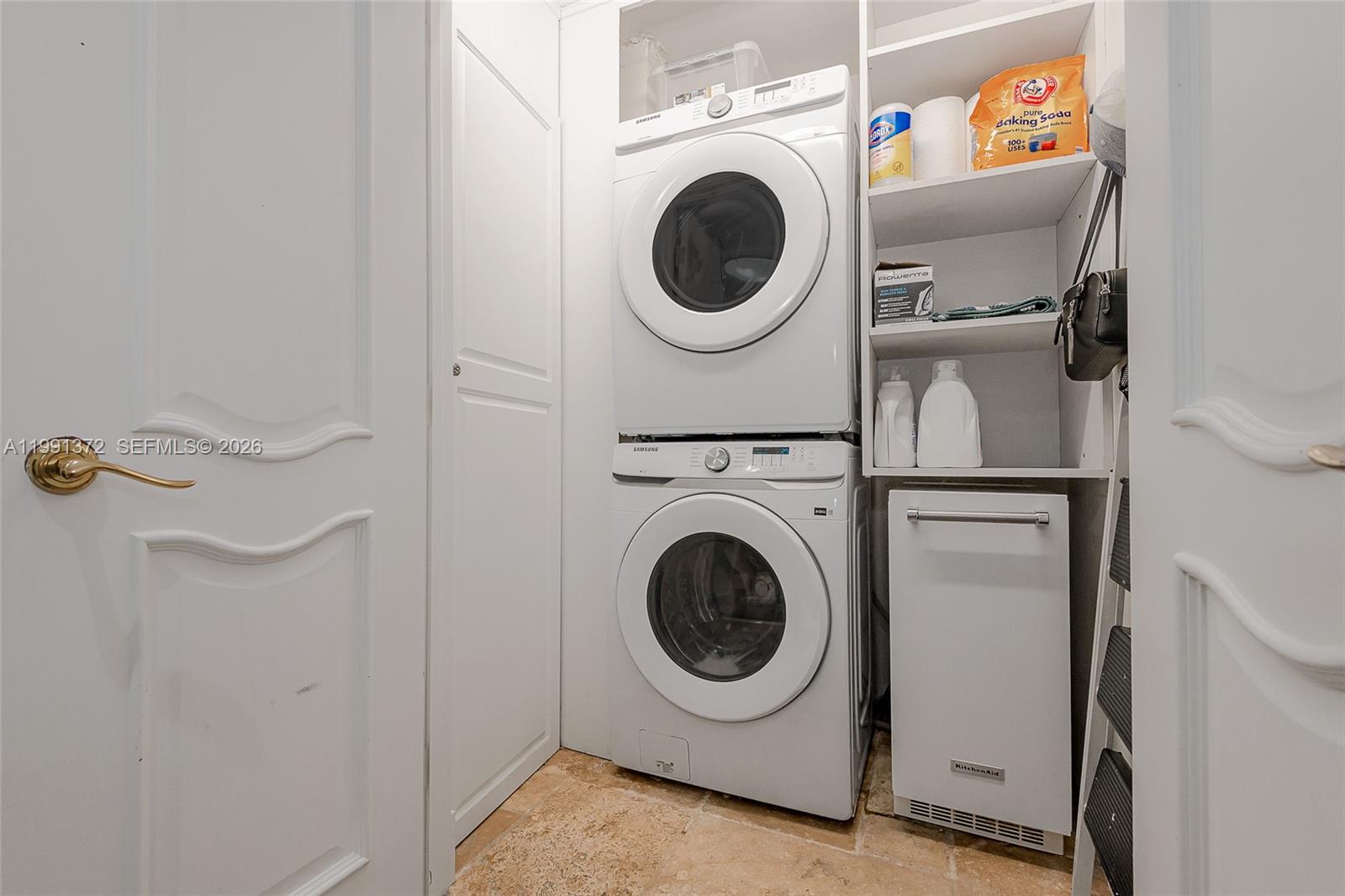 600 Grapetree Dr Unit: 9GN
